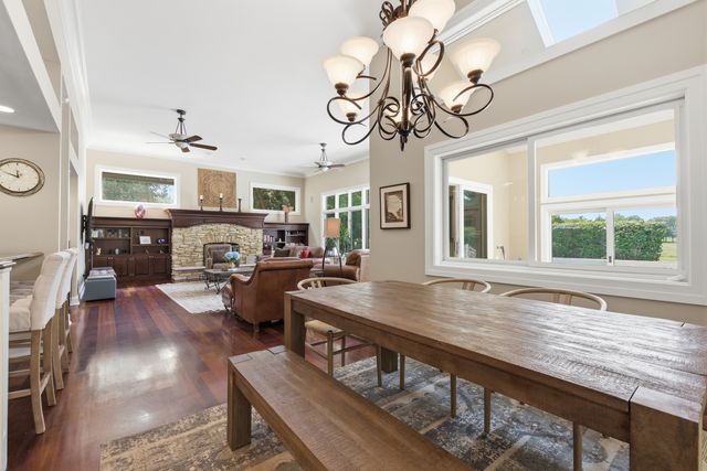 4202 Royal Fox Drive, St. Charles, IL 60174