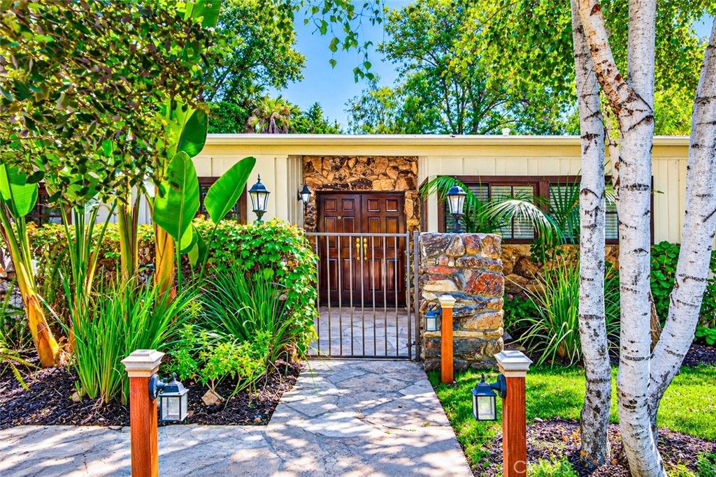 4610 Arriba Drive, Tarzana, CA 91356 — photo 5