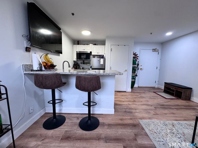 59 Courtland Avenue APT 3B, Stamford, CT 06902