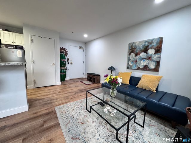 59 Courtland Avenue APT 3B, Stamford, CT 06902