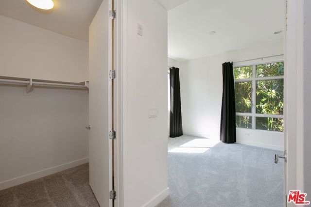 6001 Carlton Way 204, Los Angeles, CA 90028