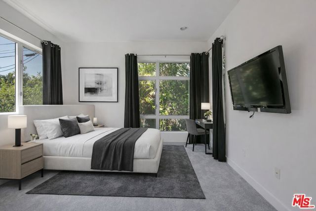 6001 Carlton Way 204, Los Angeles, CA 90028