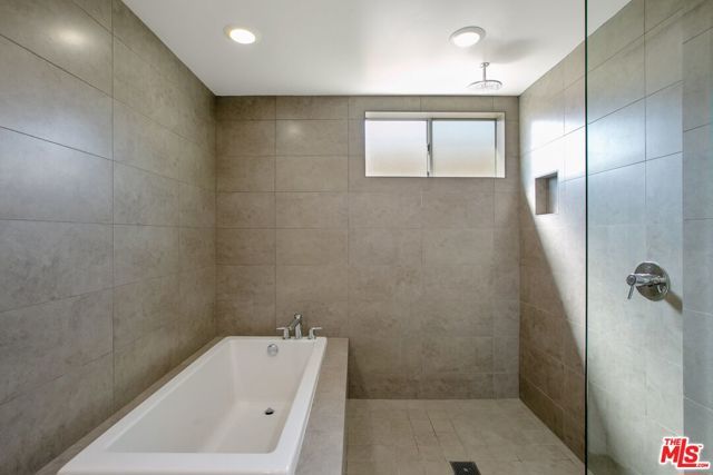 6001 Carlton Way 204, Los Angeles, CA 90028