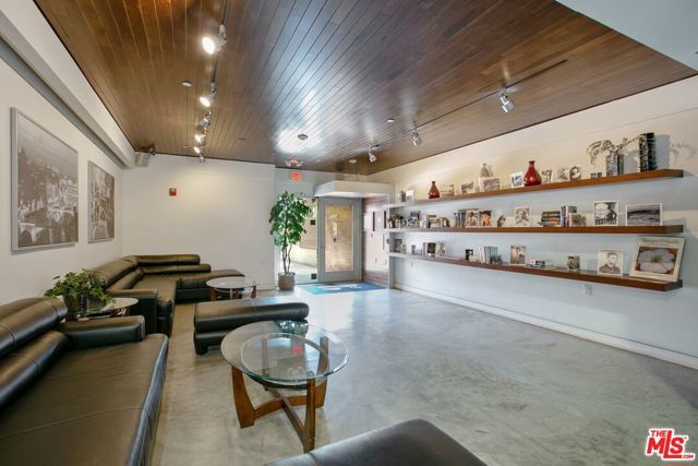 6001 Carlton Way 204, Los Angeles, CA 90028