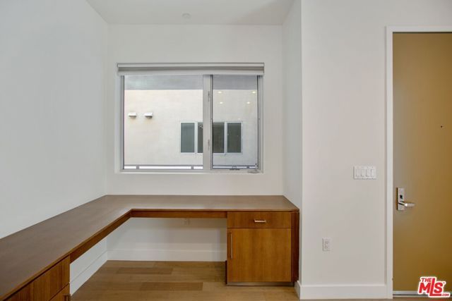 6001 Carlton Way 204, Los Angeles, CA 90028