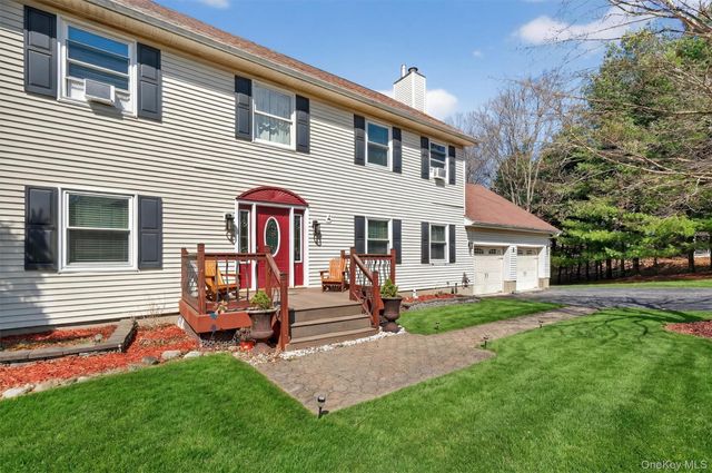 9 Megan Lane, Campbell Hall, NY 10916