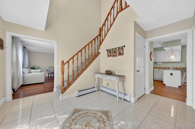 9 Megan Lane, Campbell Hall, NY 10916