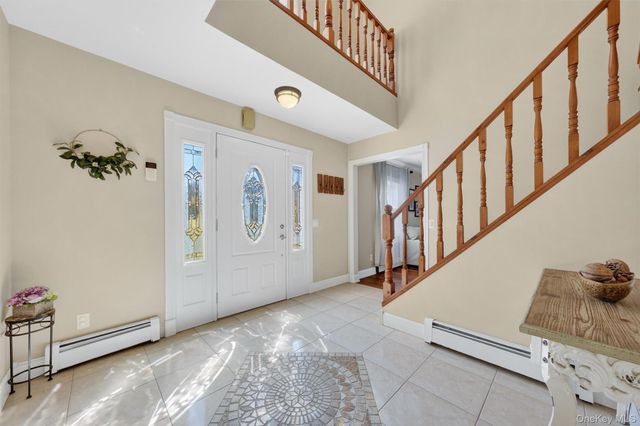 9 Megan Lane, Campbell Hall, NY 10916
