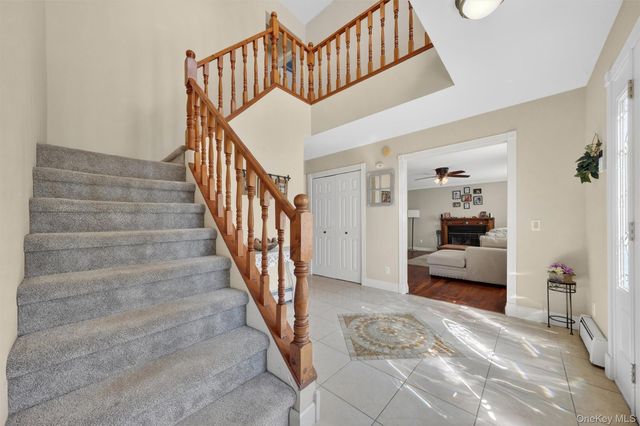9 Megan Lane, Campbell Hall, NY 10916