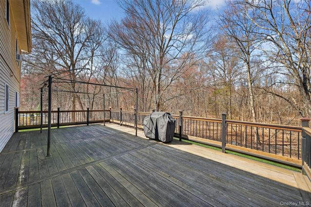 9 Megan Lane, Campbell Hall, NY 10916