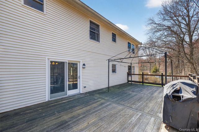 9 Megan Lane, Campbell Hall, NY 10916
