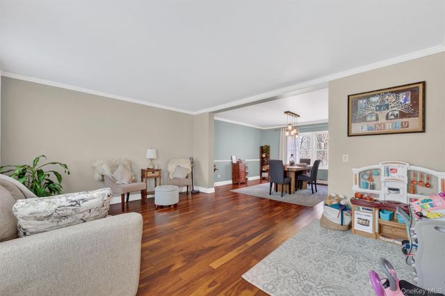 9 Megan Lane, Campbell Hall, NY 10916