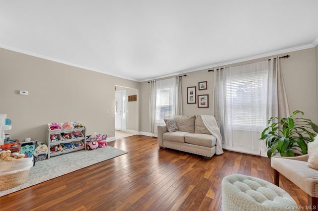 9 Megan Lane, Campbell Hall, NY 10916