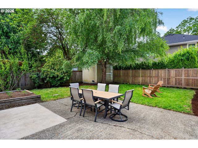 2633 Ne CESAR E CHAVEZ Blvd, Portland, OR 97212