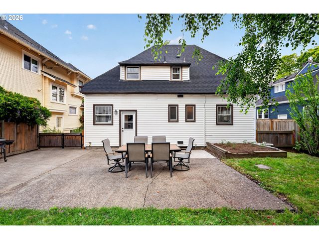 2633 Ne CESAR E CHAVEZ Blvd, Portland, OR 97212