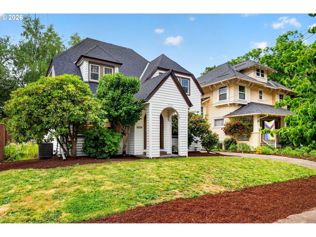 2633 Ne CESAR E CHAVEZ Blvd, Portland, OR 97212