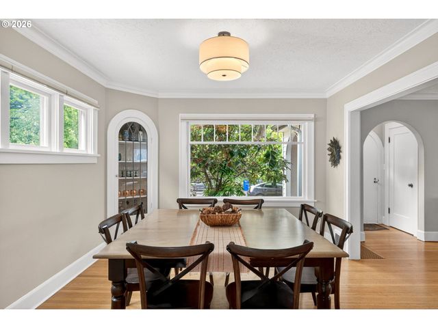 2633 Ne CESAR E CHAVEZ Blvd, Portland, OR 97212
