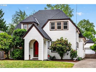 2633 Ne CESAR E CHAVEZ Blvd, Portland, OR 97212