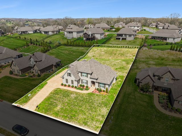 1094 Dorset Dr, Hendersonville, TN 37075