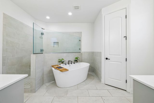 1094 Dorset Dr, Hendersonville, TN 37075