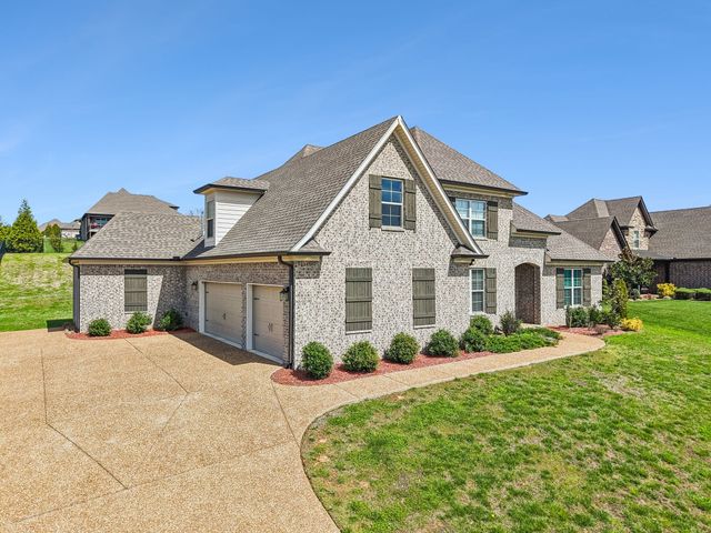 1094 Dorset Dr, Hendersonville, TN 37075