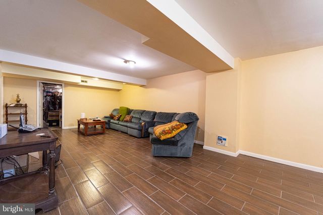 9217 HOBART ST, Springdale, MD 20774