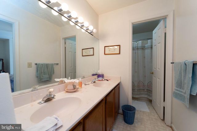 9217 HOBART ST, Springdale, MD 20774