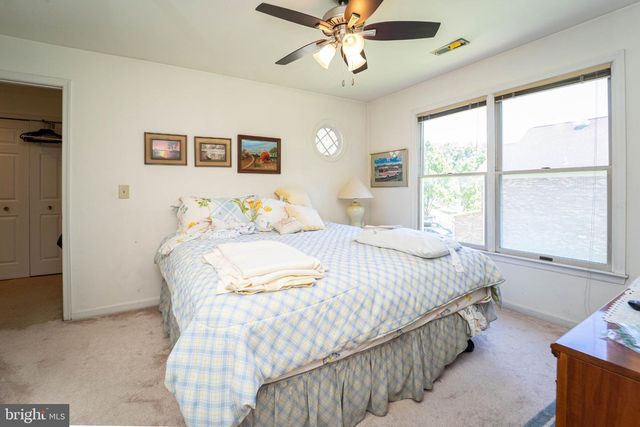 9217 HOBART ST, Springdale, MD 20774