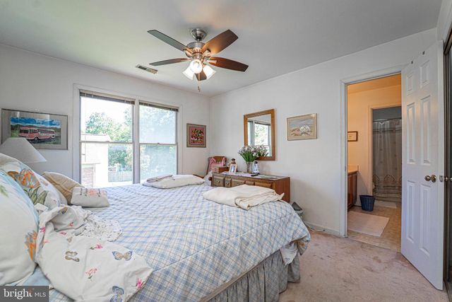 9217 HOBART ST, Springdale, MD 20774