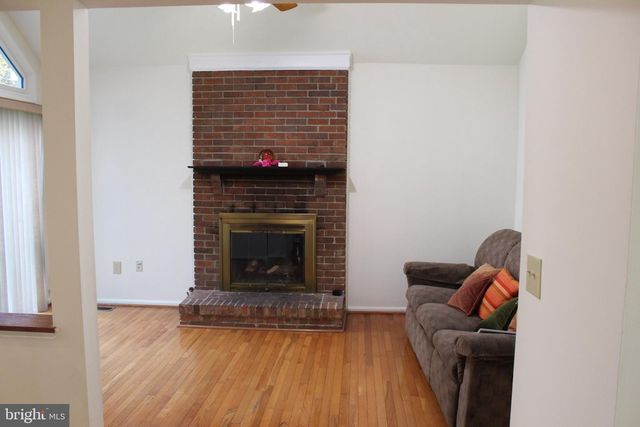 9217 HOBART ST, Springdale, MD 20774
