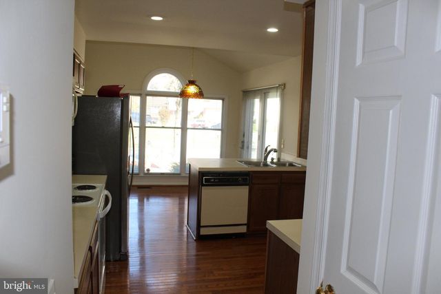 9217 HOBART ST, Springdale, MD 20774