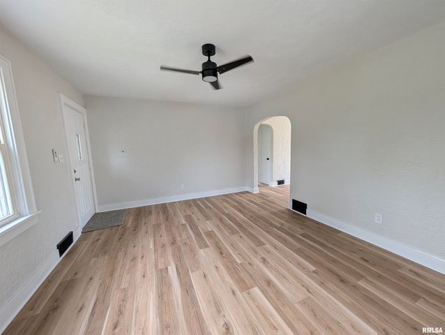552 CAROLA Street, Creve Coeur, IL 61610