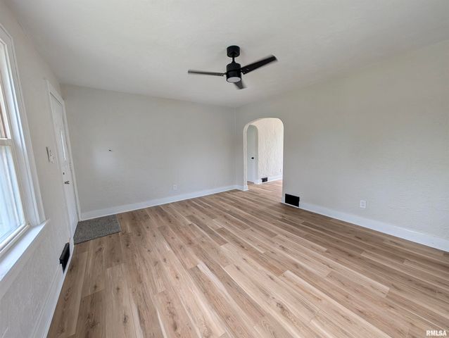 552 CAROLA Street, Creve Coeur, IL 61610