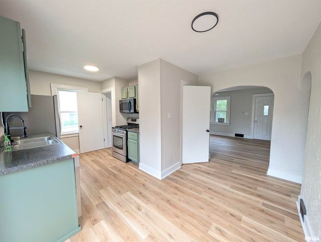 552 CAROLA Street, Creve Coeur, IL 61610