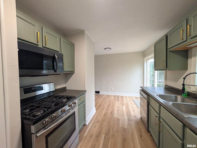 552 CAROLA Street, Creve Coeur, IL 61610