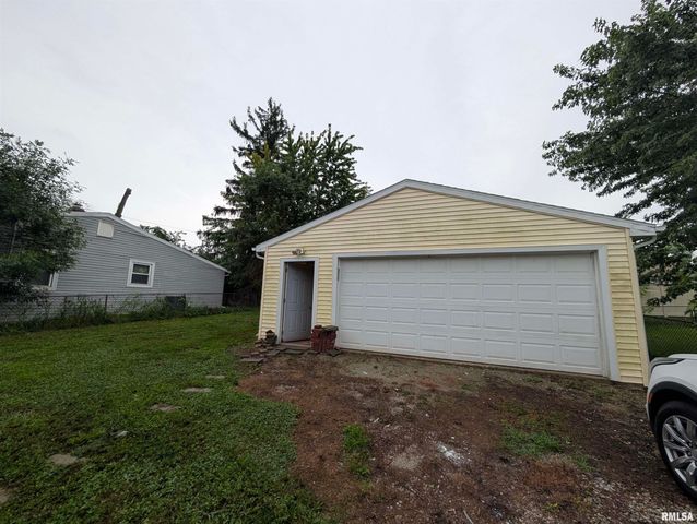 552 CAROLA Street, Creve Coeur, IL 61610
