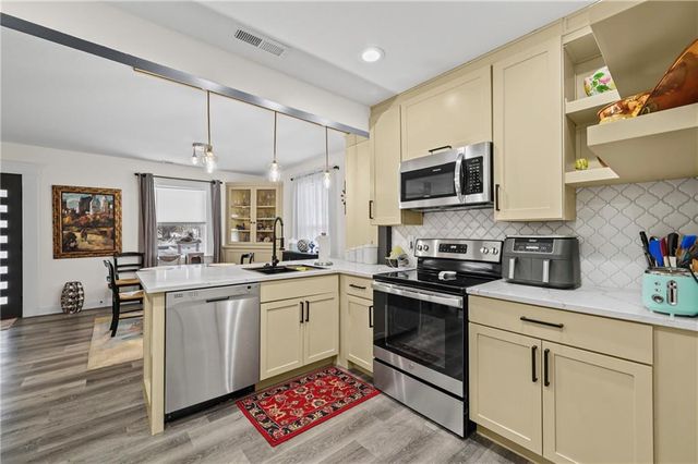 811 S Marion Avenue, Independence, MO 64052