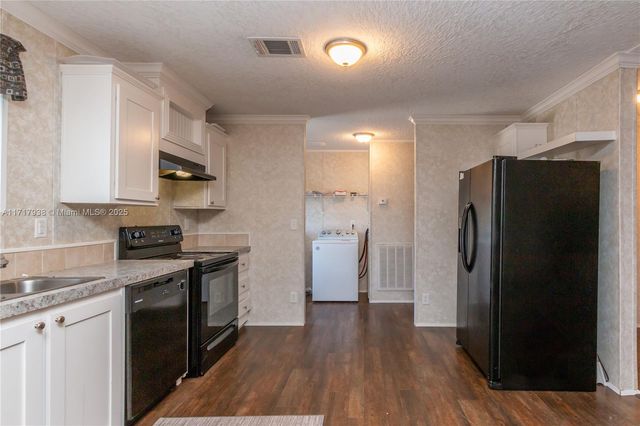 21661 NW 8th Ct, Pembroke Pines, FL 33029