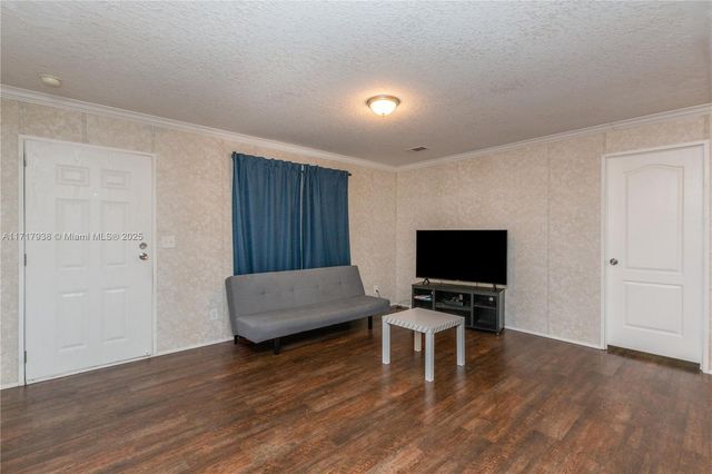 21661 NW 8th Ct, Pembroke Pines, FL 33029