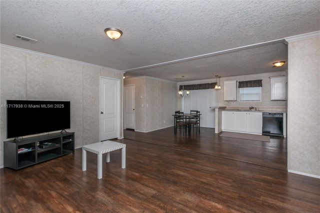 21661 NW 8th Ct, Pembroke Pines, FL 33029