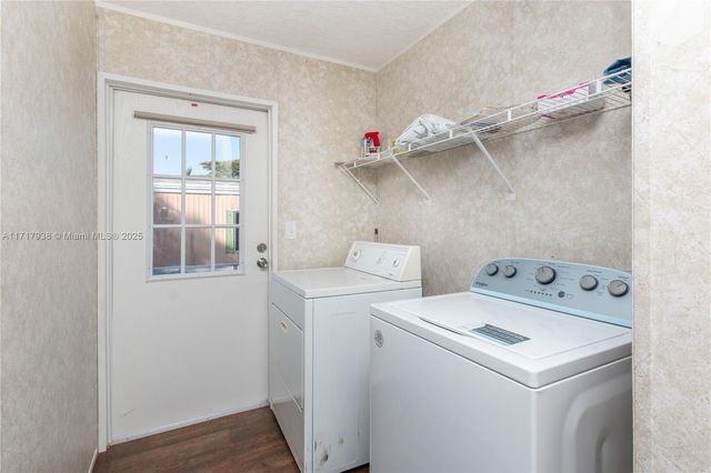 21661 NW 8th Ct, Pembroke Pines, FL 33029