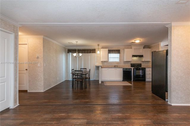 21661 NW 8th Ct, Pembroke Pines, FL 33029