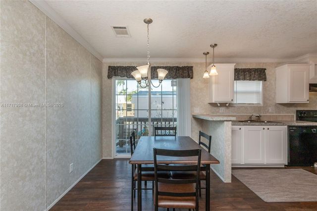 21661 NW 8th Ct, Pembroke Pines, FL 33029