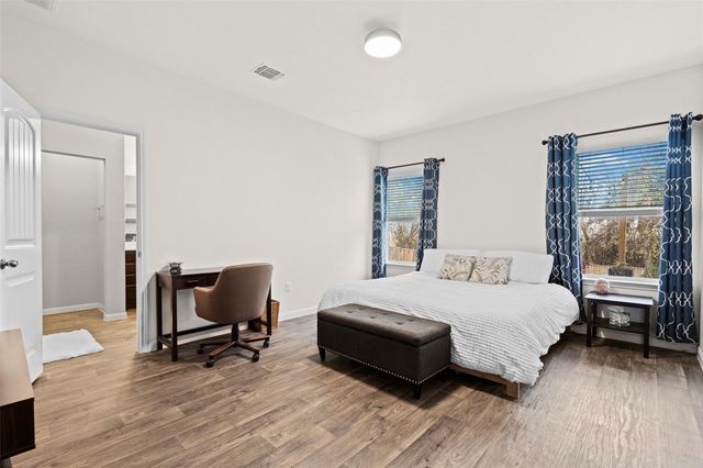204 Armano Bayou WAY, Hutto, TX 78634