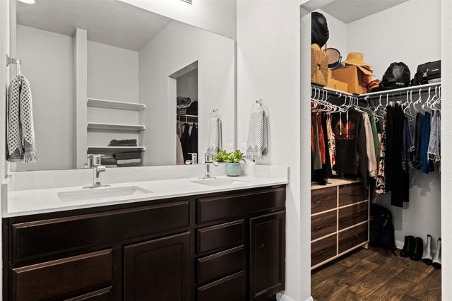 204 Armano Bayou WAY, Hutto, TX 78634