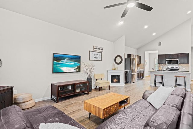 204 Armano Bayou WAY, Hutto, TX 78634
