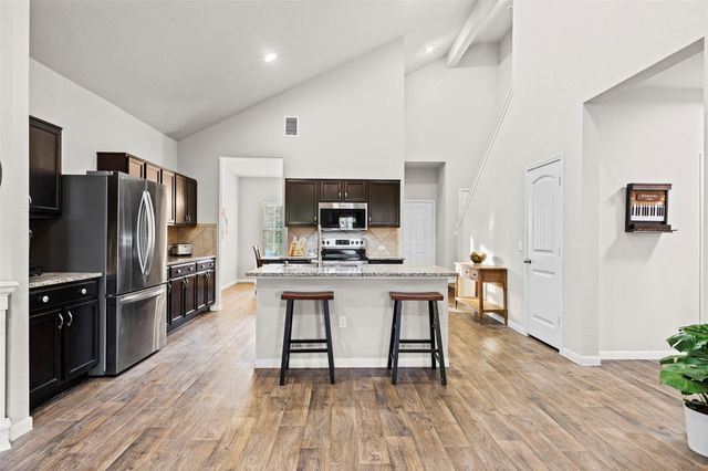 204 Armano Bayou WAY, Hutto, TX 78634