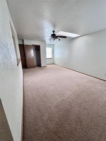 2407 Lakecrest Drive, Moore, OK 73170