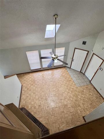 2407 Lakecrest Drive, Moore, OK 73170