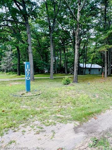 1070 N Huron Road, Tawas City, MI 48763